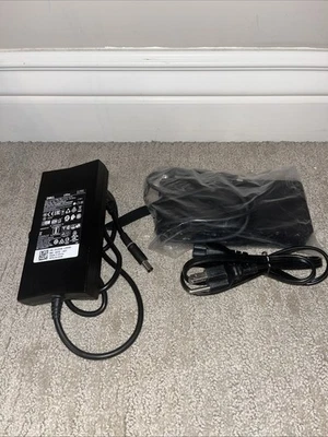 Estación de acoplamiento universal Dell D6000 130 W adaptador de CA negro 19,5 V 6,7 A Foto 1 de 4