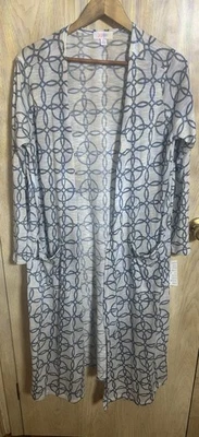 Nuevo con etiquetas Cárdigan Plumero LuLaRoe Grande Blanco/Azul Azul Geométrico Frente Abierto 💙 Foto 1 de 4