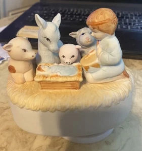 Vintage Christmas Music Box Works Manger Scene Baby Jesus 1987. MISC3 - Picture 1 of 5
