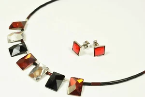 Beautiful Mint in Box Coeur DE Lion Necklace & Earrings Set Red Black & Clear - Picture 1 of 6