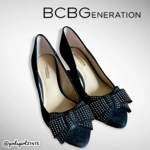 Tacones de cuña de gamuza negros BCBGeneration con lazo talla 7,5 W (anchos) - Imagen 1 de 12