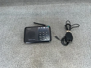 Sistema de intercomunicación inalámbrico Wuloo FM 22 canales 100 código 1 milla de alcance con adaptador de CA - Imagen 1 de 5