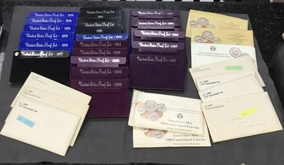 Lote de 30 juegos de prueba y UNC como nuevos en Estados Unidos casi años consecutivos Foto 1 de 4