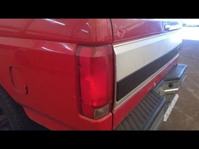 Driver Tail Light From 8501 GVW Rectangular Fits 90-97 FORD F250 PICKUP 4255873 Foto 1 de 4