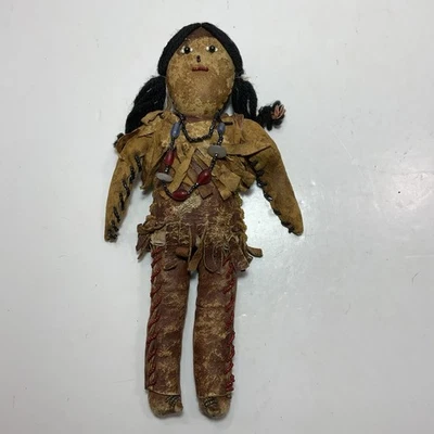 "Muñeca nativa americana vintage niña india sioux con cuentas con flecos de cuero de 10"" de alto" Foto 1 de 3