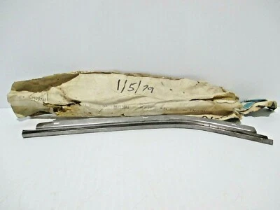 Nuevo de Lote Antiguo 1979 Chevy Impala 2 Puertas Cuarto Inferior Ventana Moldura Mano Izquierda GM#20052885 Foto 1 de 4