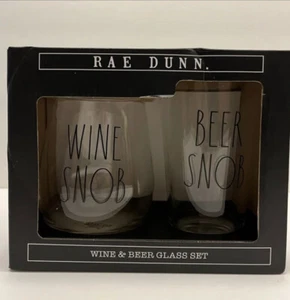 NEU Rae Dunn Wein und Bier Glas Set - Wein Snob Bier Snob - Enchantee - Bild 1 von 5