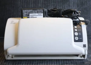 Fujitsu FI-7030 A4 Scanner de documents bureau couleur scanner recto verso USB haute vitesse - Photo 1/14