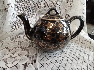 Vintage Hall 050 China- Black W Gold Flowers & Lid- 6 Cup Teapot- Made In USA 🫖 - Picture 1 of 6