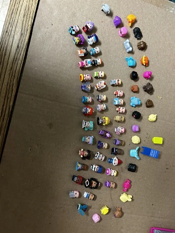My Mini Mixieq’s 42 People 27 Accessories ,Heliport & Swimming Pool Cover