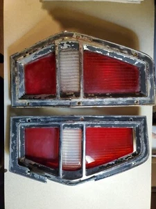 Par de luces traseras originales Ford Pinto 1972-1980 Station Wagon, 1 con daños - Imagen 1 de 5