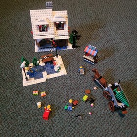 LEGO Creator Expert 10216 Winter Village Bakery 2010- Incomplete READ 