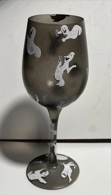 Copa de vino pintada a mano LOLITA "Fiesta fantasma" con receta de cóctel en la parte inferior Foto 1 de 4