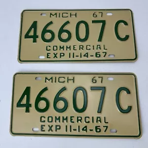 Paar Oldtimer Michigan 1967 Nummernschilder Gewerbe Teiljahr 46607C hellbraun - Bild 1 von 12