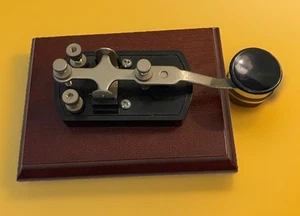 Morse Code Key Telegraph Tapper on Wooden Base For Radio Receiver. - Zdjęcie 1 z 7