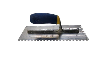 1/4 pol. ×1/4 pol. ×1/4 pol.  Espátula de piso Comfort Grip por QEP - Imagem 1 de 4