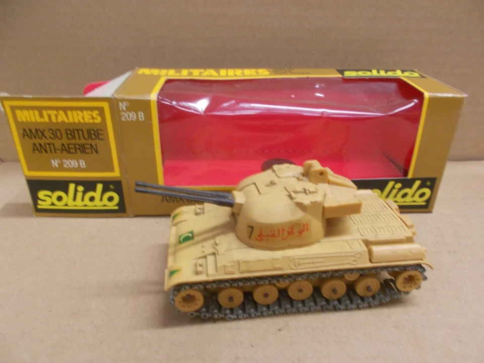 Véhicule Militaire Miniature SOLIDO Char Blindé AMX 30T France Réf 209 1/1965 - Photo 1/4