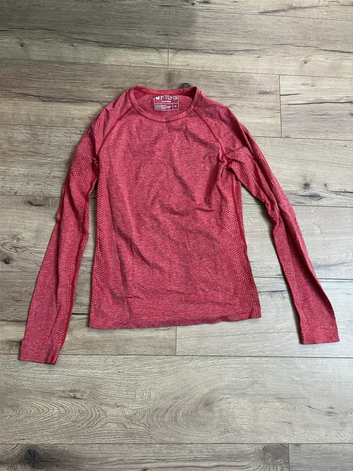 Camisa FIGS Sin Costuras Roja Manga Larga Calce Ajustado Crew Mujer Mediana Foto 1 de 4