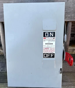 FEDERAL PACIFIC HEAVY DUTY SAFETY SWITCH INDOOR H1332SN 30A 240VAC FUSED NOS. - Picture 1 of 3