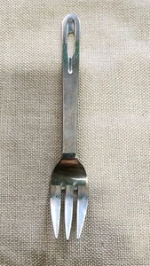 CAMBRIDGE EDELSTAHL KOREA MODERNA MUSTER DURCHBOHRTER GRIFF PLATZGABEL 🍽 - Bild 1 von 7