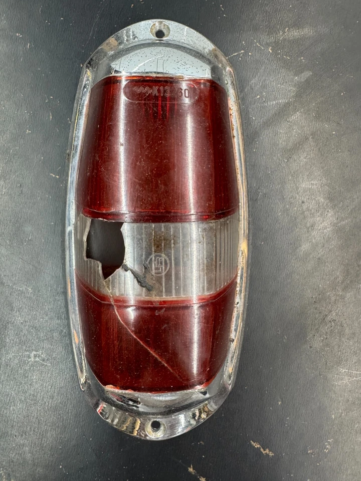 MERCEDES BENZ 190 SL / LANTERNA TRASEIRA / 1960-61-1962 - Imagem 1 de 4