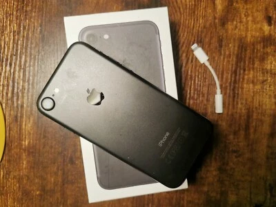 apple iphone 7 - 128gb - black unlocked  - Image 1 of 4