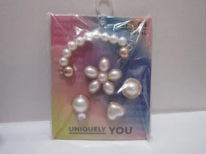 NEW CROCS JIBBITZ DAINTY PEARL JEWELRY CHARMS~5 PIECE SET~SOLD OUT EVERYWHERE!! - Picture 1 of 2