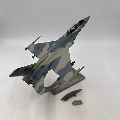 Air Force 1 F-16C Fighting Falcon 8" Model USED With Stand - Image 1 of 4