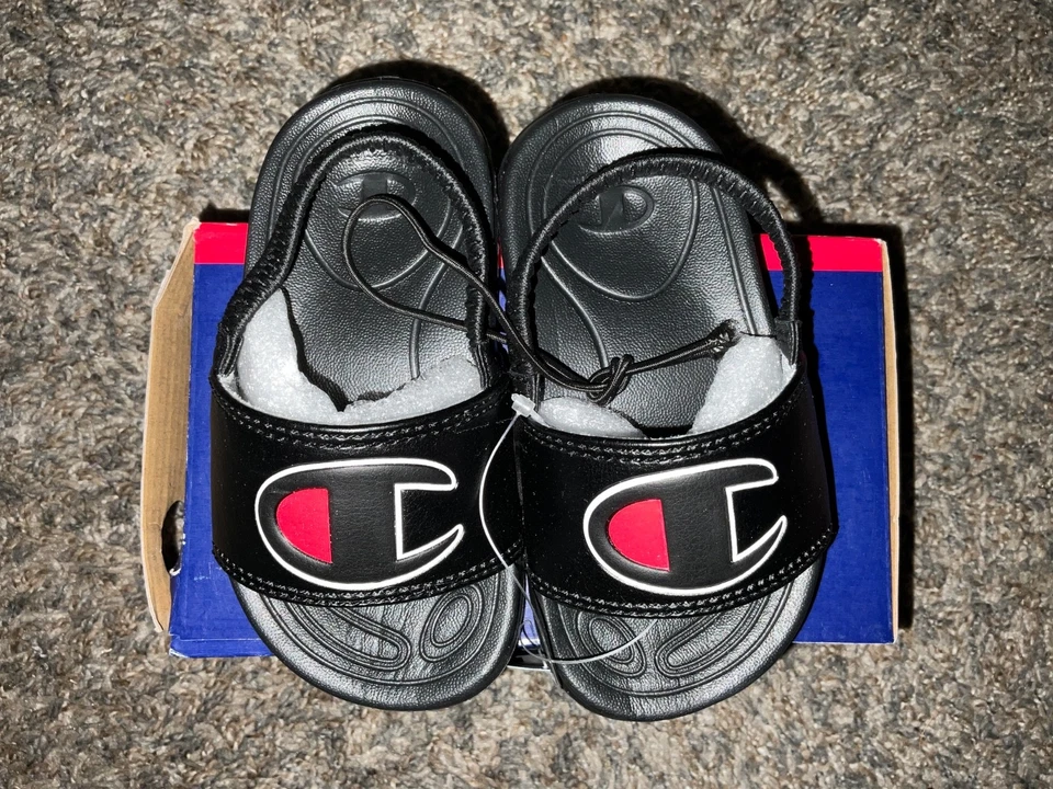 Nueva sandalia Champion Mega Slides negra blanca escarlata para niños pequeños talla 5 Foto 1 de 2