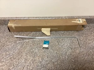 NOS 1969 69 Oldsmobile Olds Cutlass RH Front Hood Molding 442 230716 - Foto 1 di 6