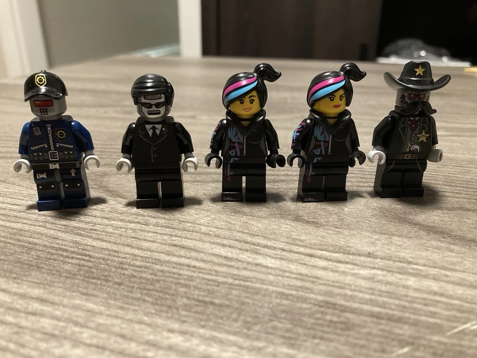 LEGO Movie Minifigure Lot Wyldstyle Executron Robo Swat Sheriff Authentic Lot - Image 1 of 4