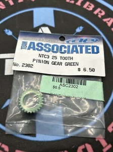 Team Associated. NTC3 25 Tooth Pinion Gear, Green. Item # 2302. New Old Stock. - Picture 1 of 1