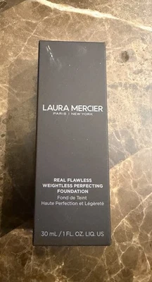Base Real Flawless Weightless - 2C2 Soft Sand de Laura Mercier - 1 oz Foto 1 de 4