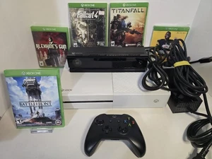 Paquete de consola Microsoft Xbox One 500 GB con 5 juegos, Kinect + controlador - Funciona - Imagen 1 de 10