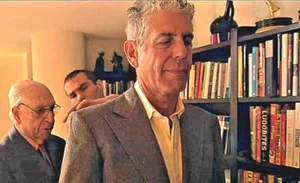 Anthony Bourdain's persönlicher maßgeschneiderter maßgeschneiderter Anzug in RAW CRAFT-Serie zu sehen - Bild 1 von 12