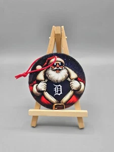 SANTA CLAUS IS A DETROIT TIGERS FAN ACRYLIC HOLIDAY CHRISTMAS TREE ORNAMENT - Picture 1 of 1