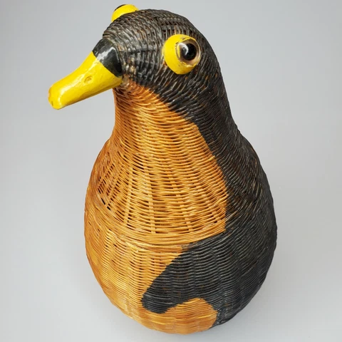 Chinese SHANGHAI HANDICRAFTS Emperor Penguin Bird Wicker Woven Basket Lidded Vtg Cover