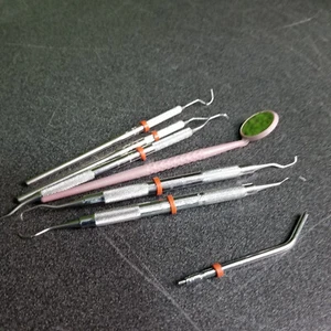 Hu-Friedy/Goldman Mix Dental Werkzeug Instrument Set (7) BESCHREIBUNG LESEN. SCHNELLER VERSAND! - Bild 1 von 8