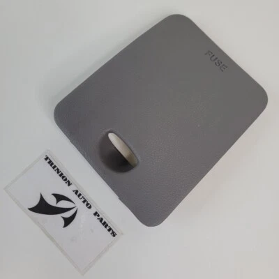 Caja de fusibles interior Kia Sedona 2006-2009 tapa de acceso gris OEM Foto 1 de 4