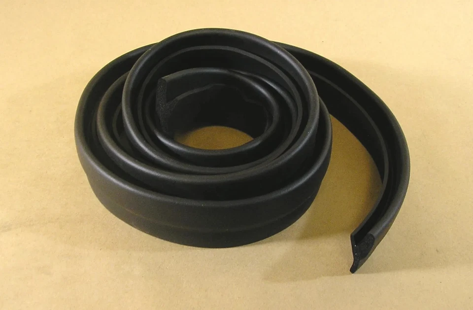 1942 年凯迪拉克别克雪佛兰 Olds & Pontiac 铰链柱 Weatherstrip,C3692045R — 第 1/1 张图片