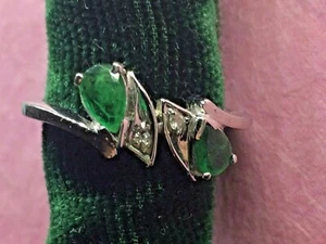 Antique Platinum Diamond & Teardrop Emerald Ring :: 1920-1950 - Picture 1 of 7