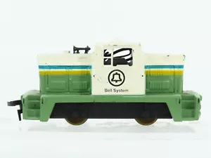 HO Scale Unbranded Bell System Switcher Diesel Locomotive - DOES NOT RUN - Picture 1 of 9