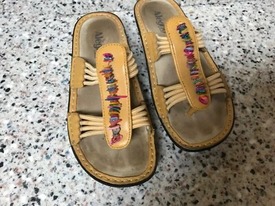 ALEGRIA PISA SANDALS LEATHER WEDGE HEEL SHOES SIZE 37/7 YELLOW BEADED THONG — 第 1/4 张图片