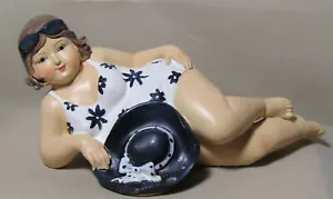 BP23 Dekofigur Badenixe mit Strohhut attraktive Rubensfrau Badepuppe mollig Frau - Bild 1 von 5