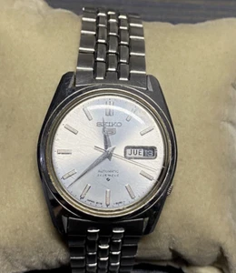 Reloj de pulsera vintage Seiko 5 para hombre automático 21 joyas 6119-8093 completamente funcional 1973 - Imagen 1 de 22