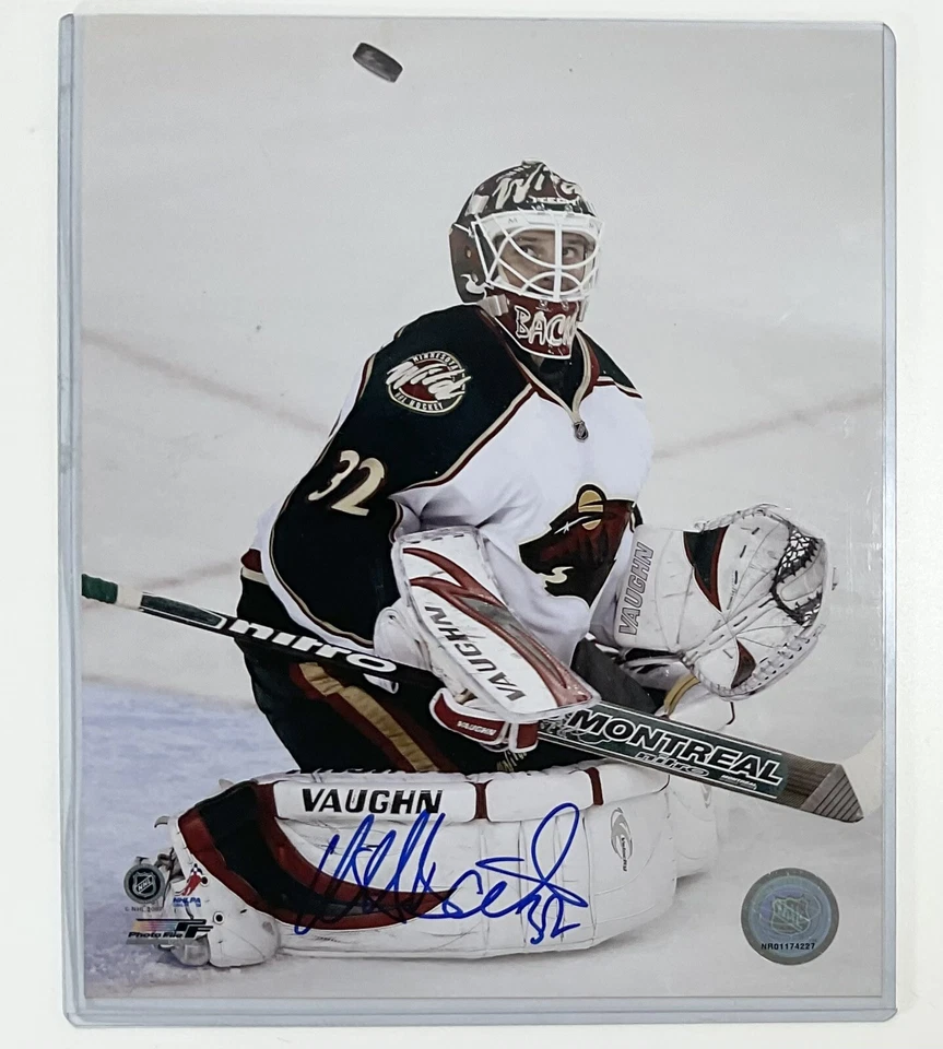 Foto firmada por NIKLAS BACKSTROM autografiada 8x10 Minnesota Wild autógrafo portero Foto 1 de 1
