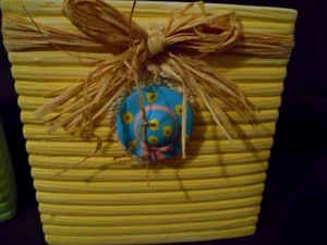 Yellow Rectangular Ribbed Vase 6” X 3-1/4”X 6-1/4” Tall Straw Bow w Hanging Hat - Picture 1 of 4