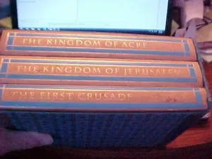 HISTORY of the CRUSADES by Runciman FOLIO SOCIETY, 3 Vols in Slipcase - Picture 1 of 1