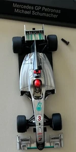 Michael Schumacher 1:43 Minichamps • 2010 Formula 1 Mercedes GP Petronas Showcar - Picture 1 of 11