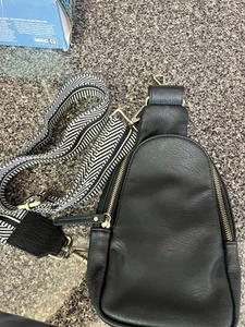 Borsa a tracolla da donna, marsupio in vera pelle per donna, piccola nera - Foto 1 di 11